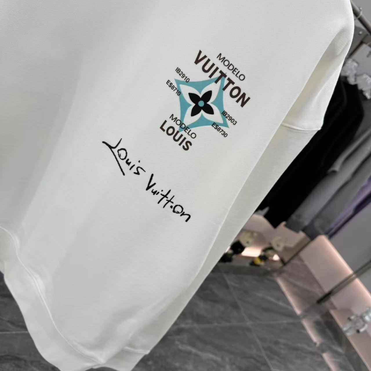 LuxluxHouse Best Quality Clothes Hoodie & Sweater Louis Vuitton