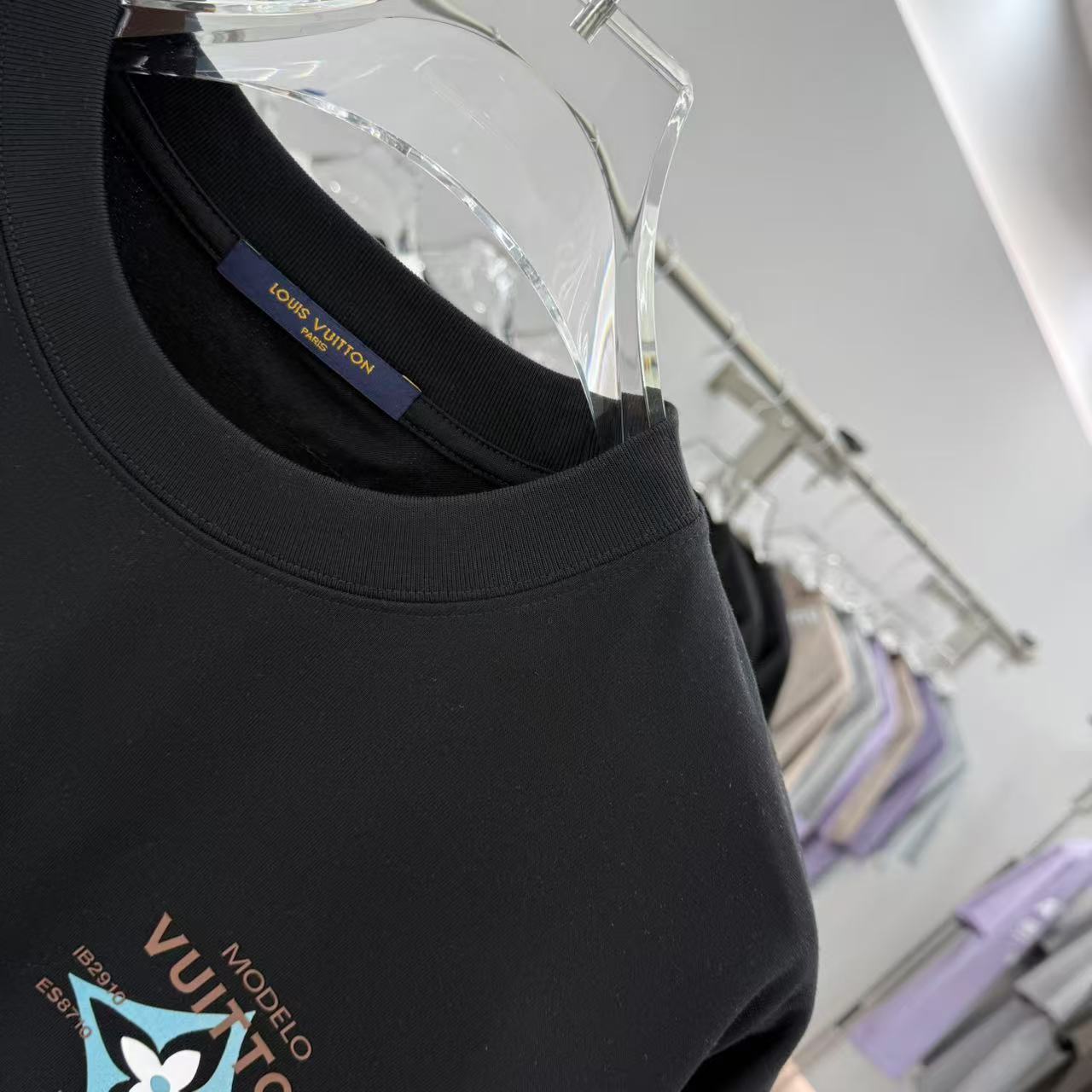 LuxluxHouse Best Quality Clothes T-shirt Louis Vuitton