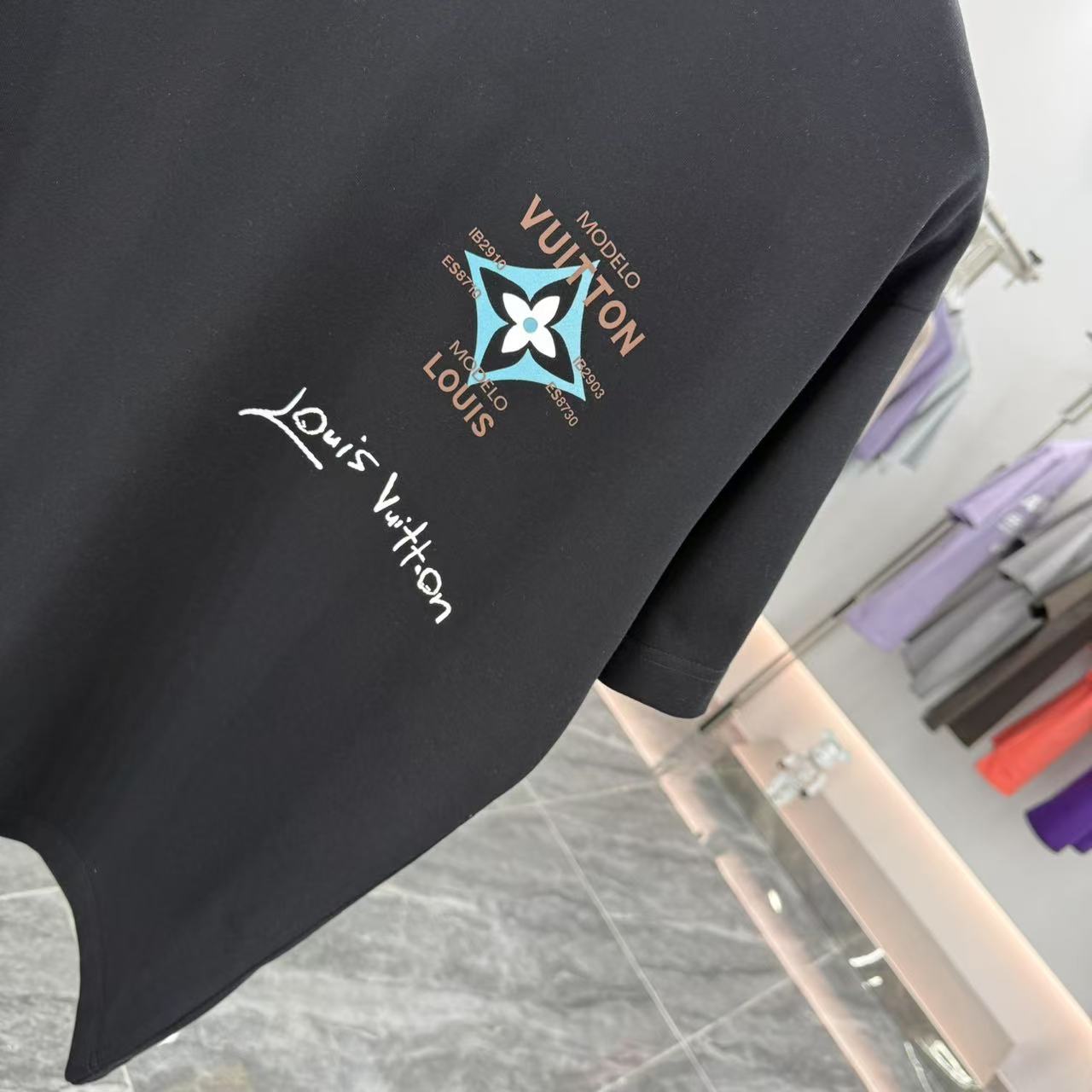 LuxluxHouse Best Quality Clothes T-shirt Louis Vuitton