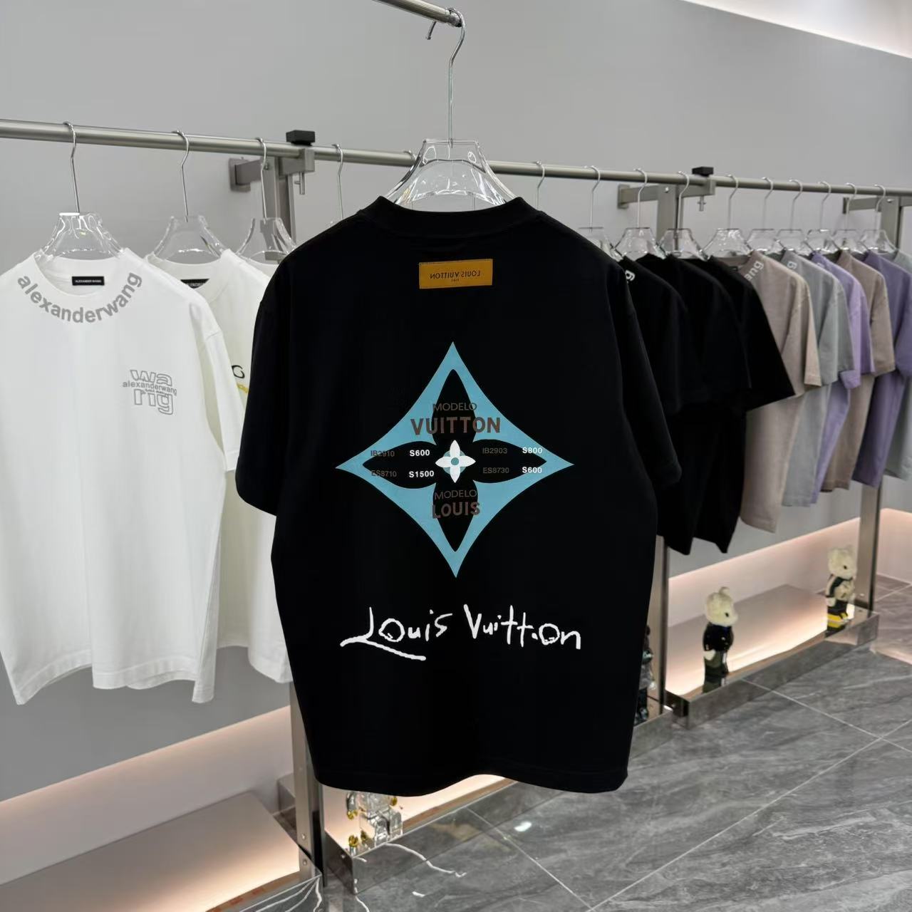 LuxluxHouse Best Quality Clothes T-shirt Louis Vuitton