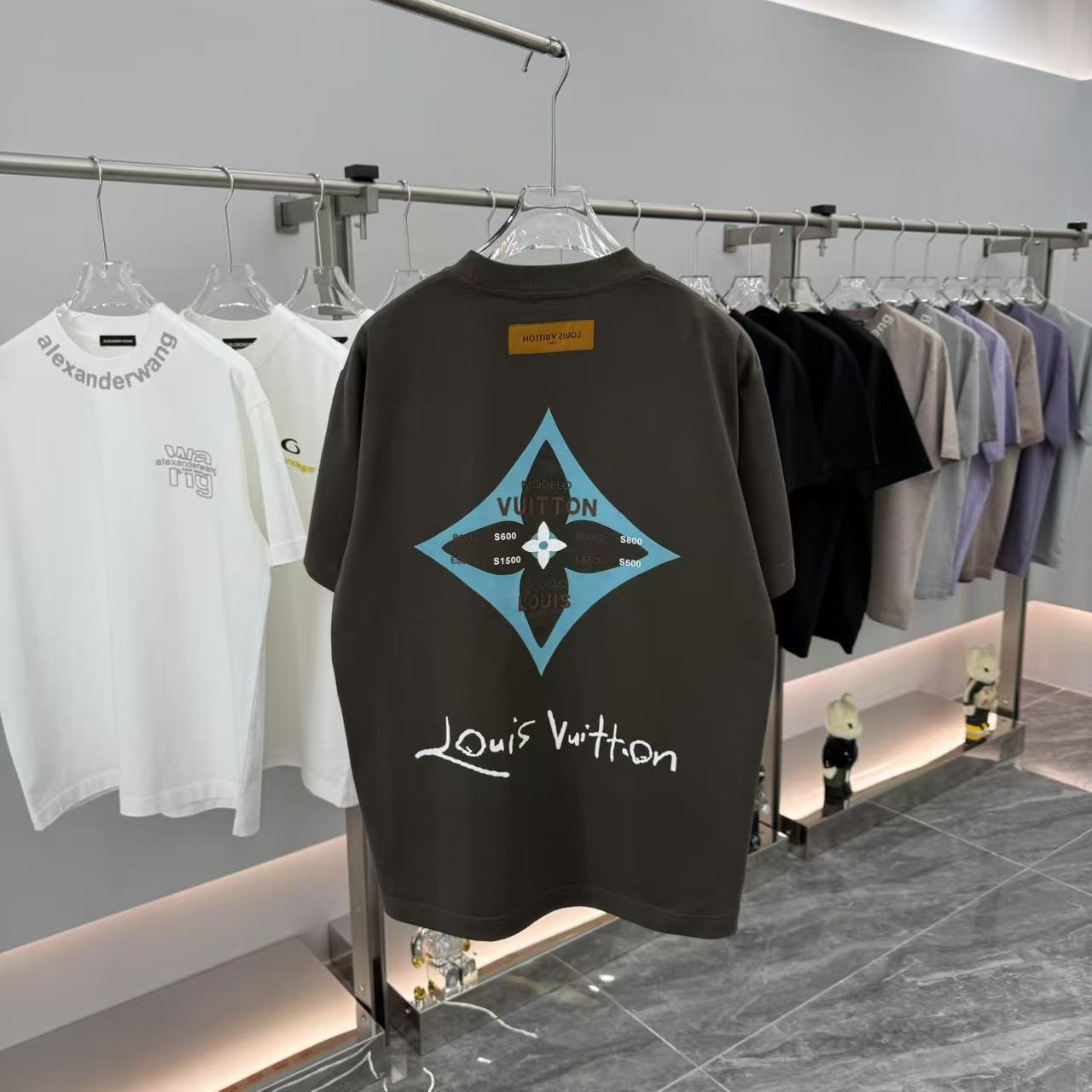 LuxluxHouse Best Quality Clothes T-shirt Louis Vuitton