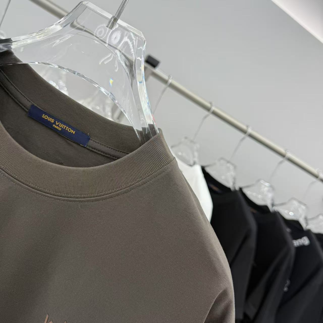 LuxluxHouse Best Quality Clothes T-shirt Louis Vuitton