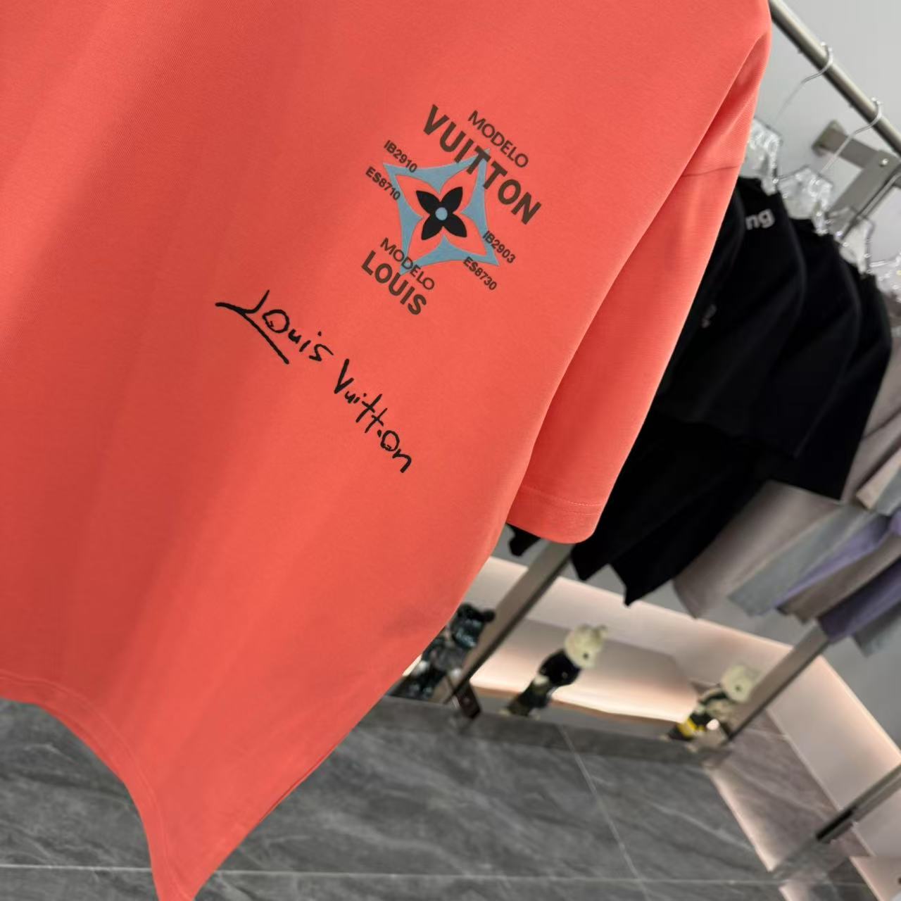 LuxluxHouse Best Quality Clothes T-shirt Louis Vuitton