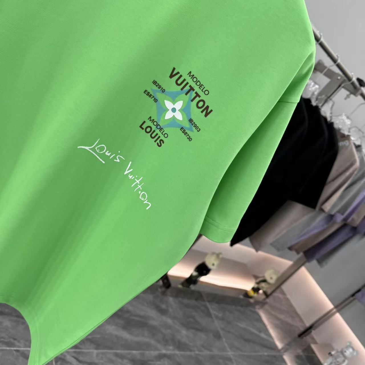 LuxluxHouse Best Quality Clothes T-shirt Louis Vuitton