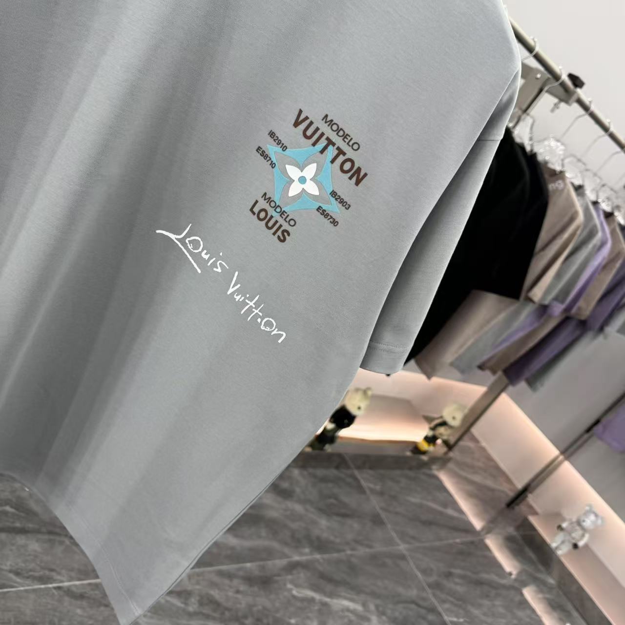 LuxluxHouse Best Quality Clothes T-shirt Louis Vuitton