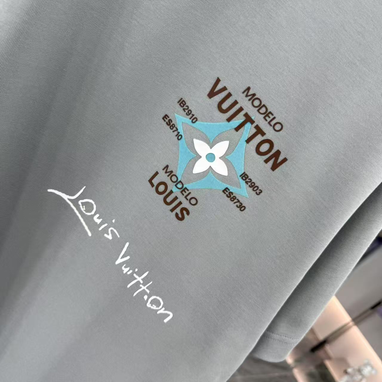 LuxluxHouse Best Quality Clothes T-shirt Louis Vuitton