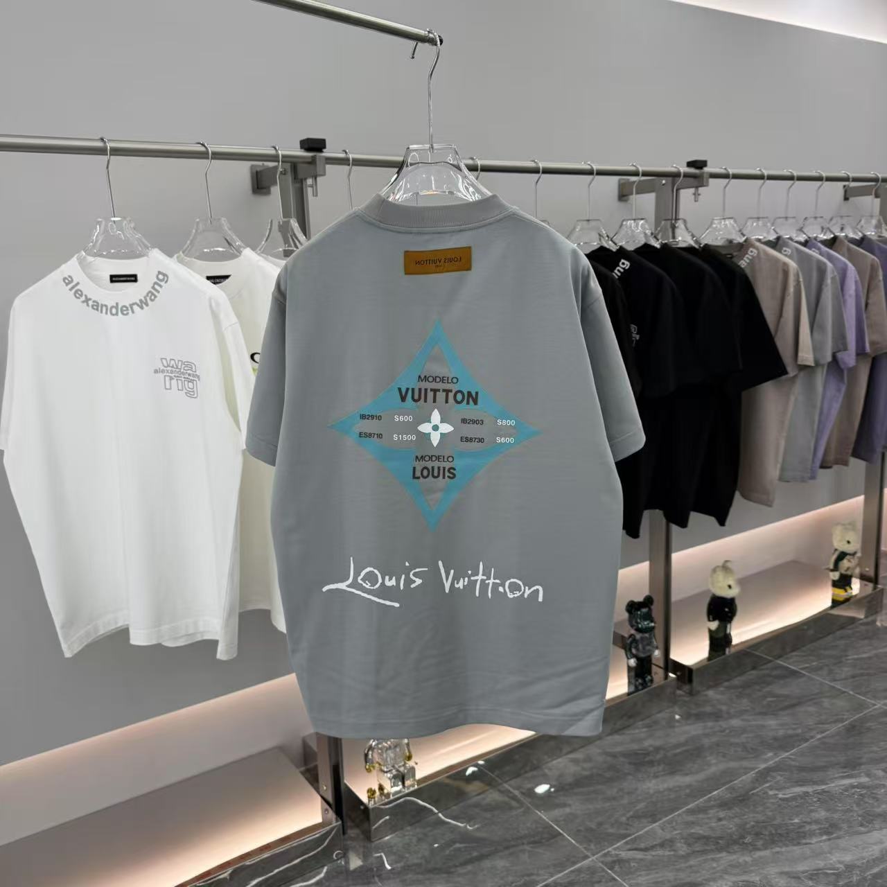 LuxluxHouse Best Quality Clothes T-shirt Louis Vuitton
