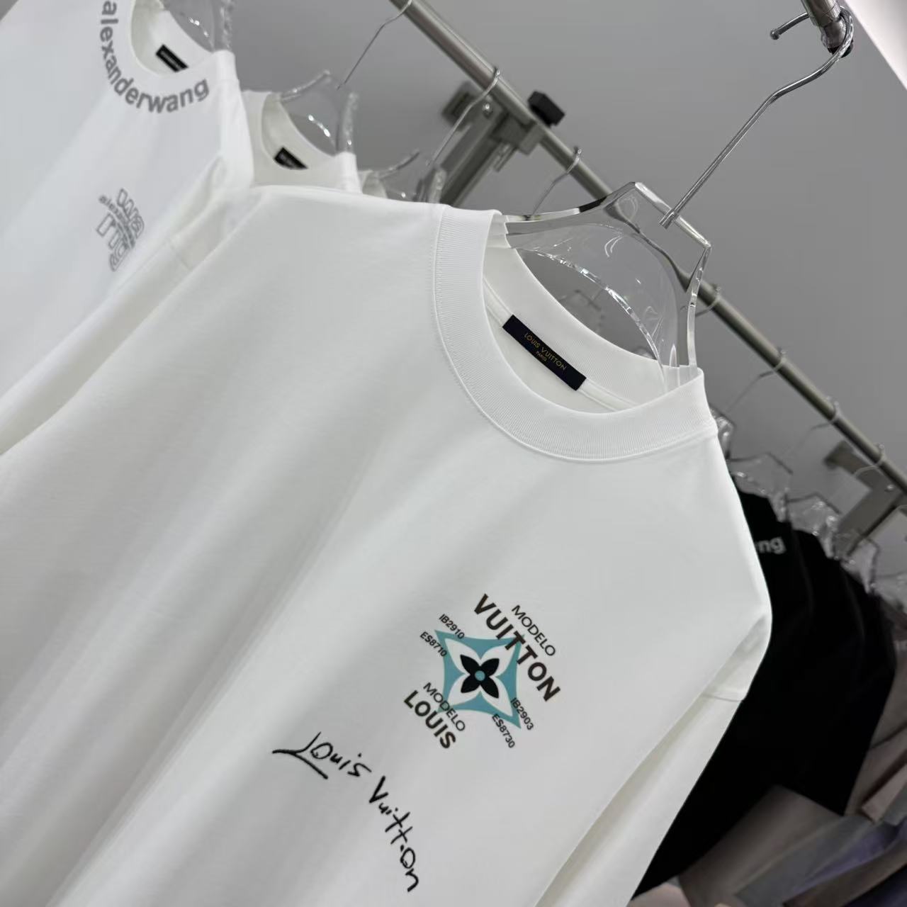 LuxluxHouse Best Quality Clothes T-shirt Louis Vuitton