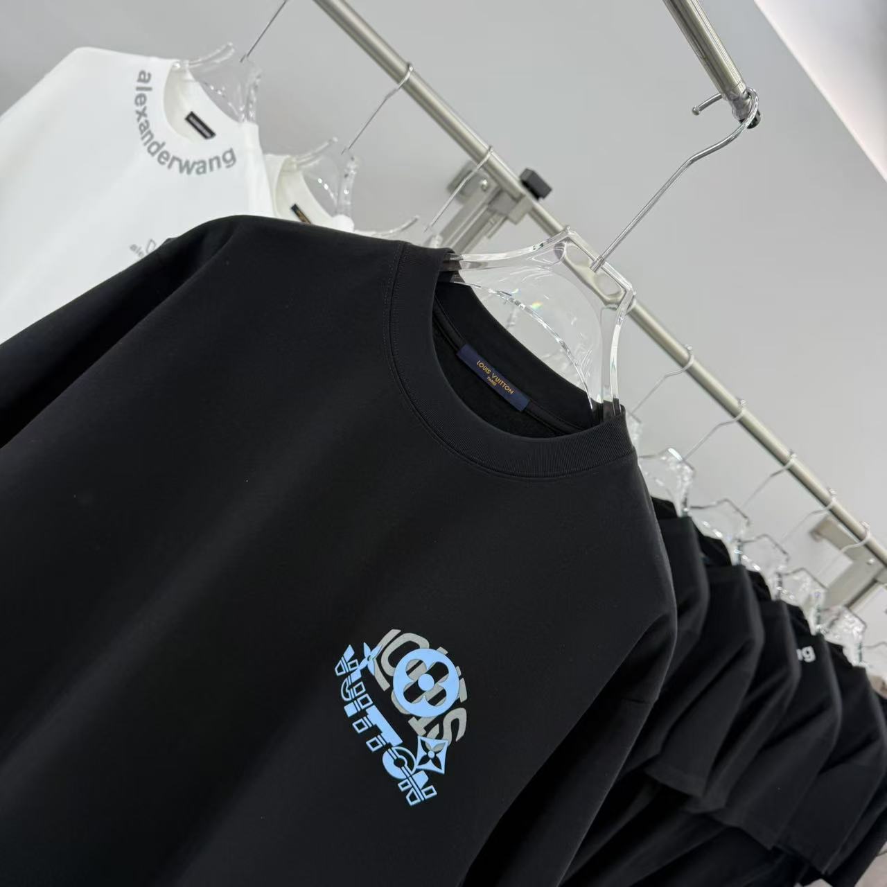 LuxluxHouse Best Quality Clothes T-shirt Louis Vuitton