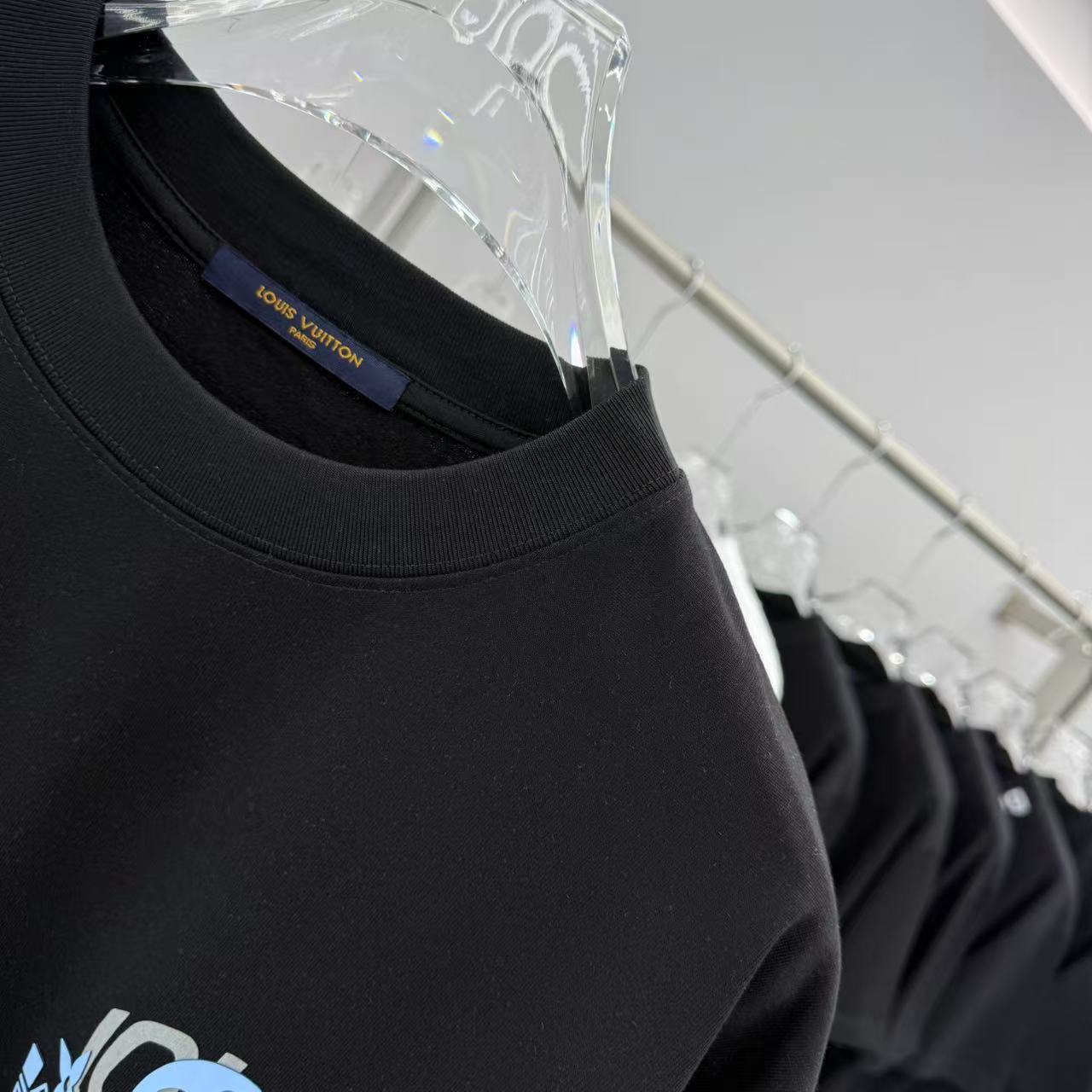 LuxluxHouse Best Quality Clothes T-shirt Louis Vuitton