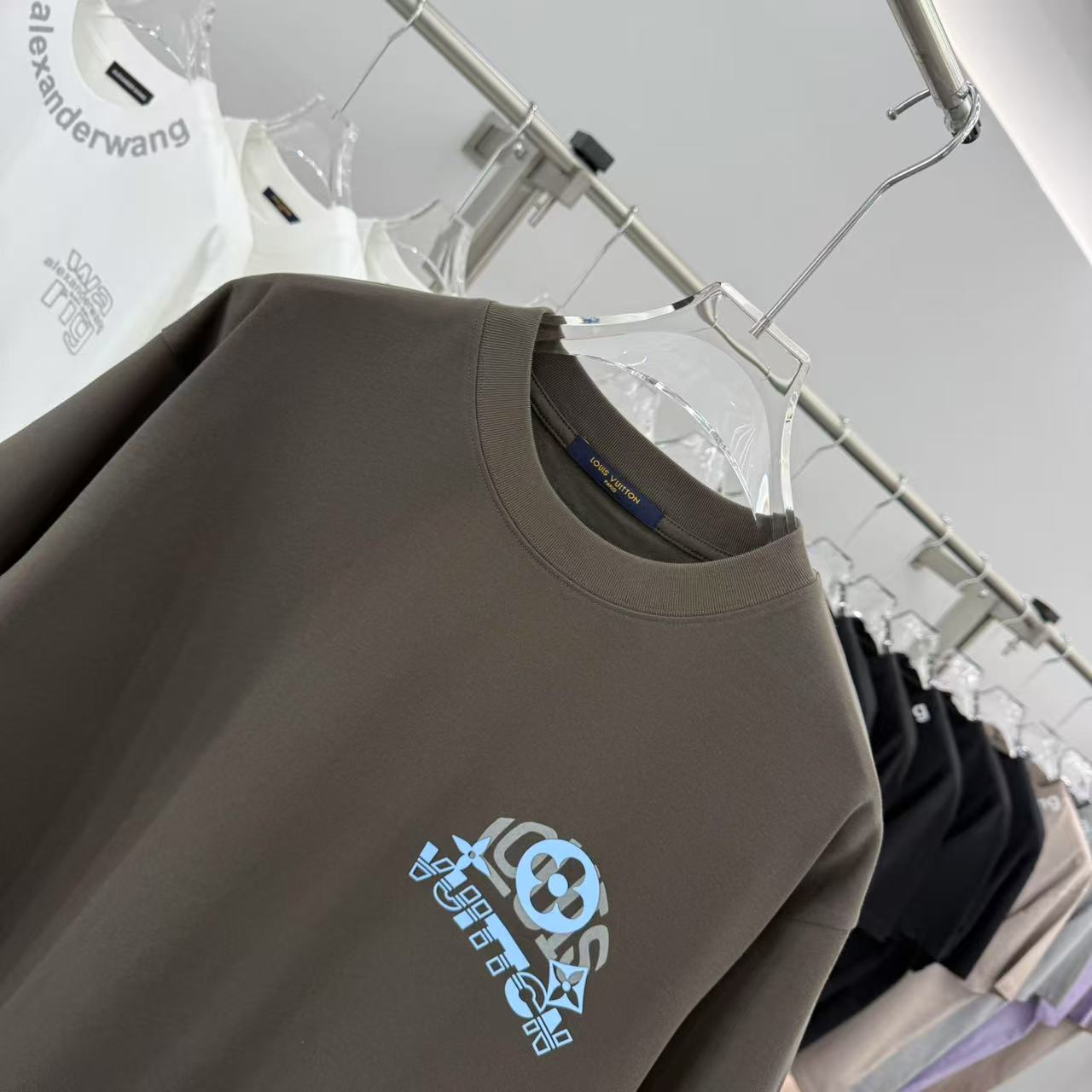LuxluxHouse Best Quality Clothes T-shirt Louis Vuitton