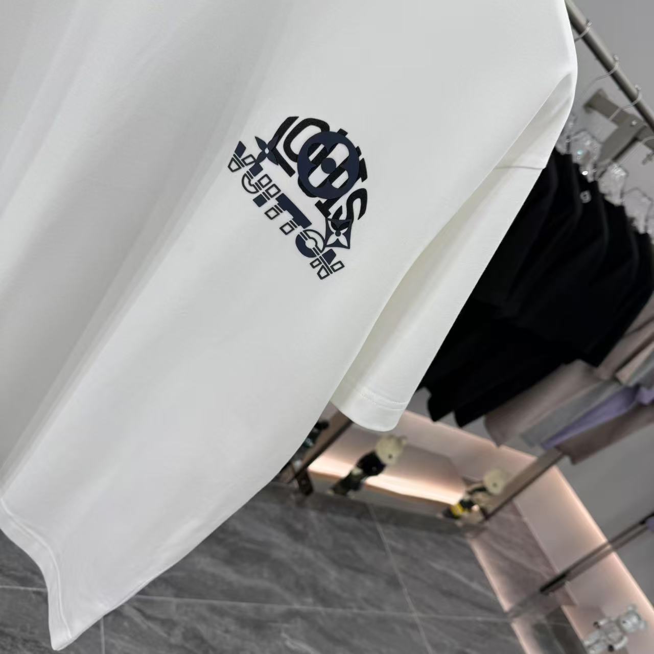 LuxluxHouse Best Quality Clothes T-shirt Louis Vuitton