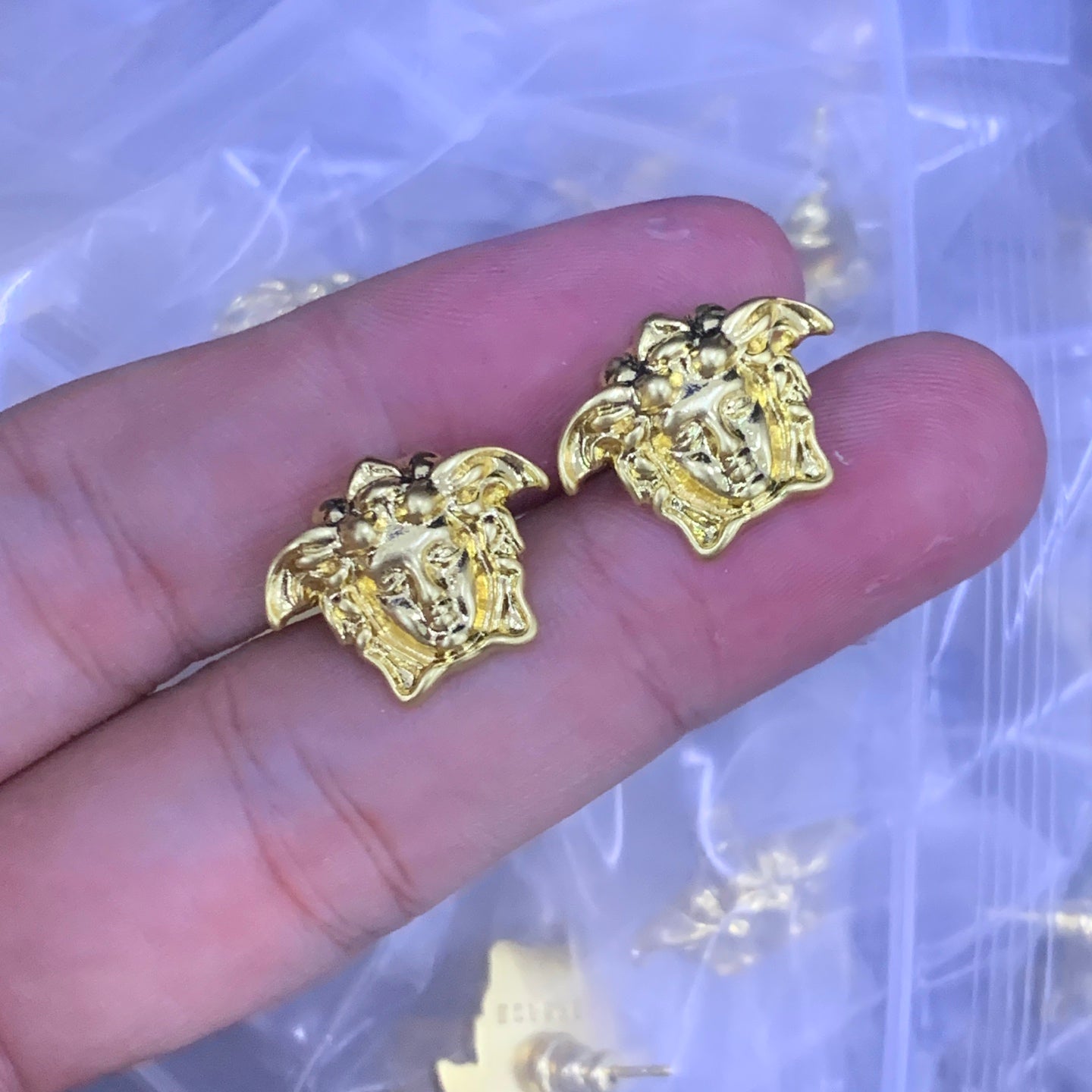 LuxluxHouse Low Price And High Quality Accessories Versace