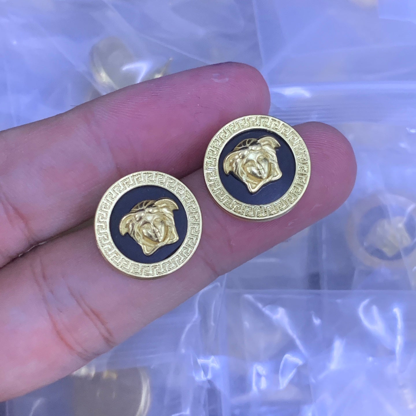 LuxluxHouse Low Price And High Quality Accessories Versace