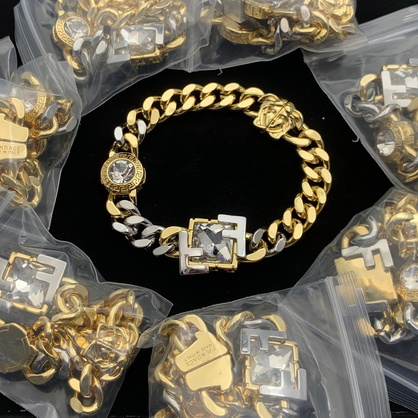 LuxluxHouse Low Price And High Quality Accessories Versace