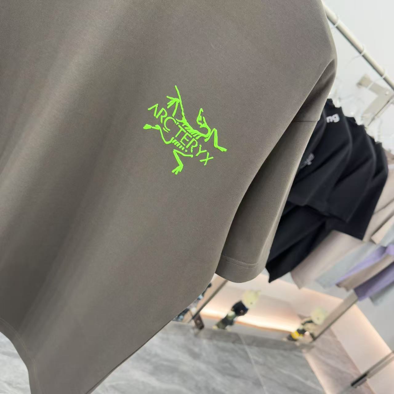LuxluxHouse Best Quality Clothes T-shirt Arcteryx