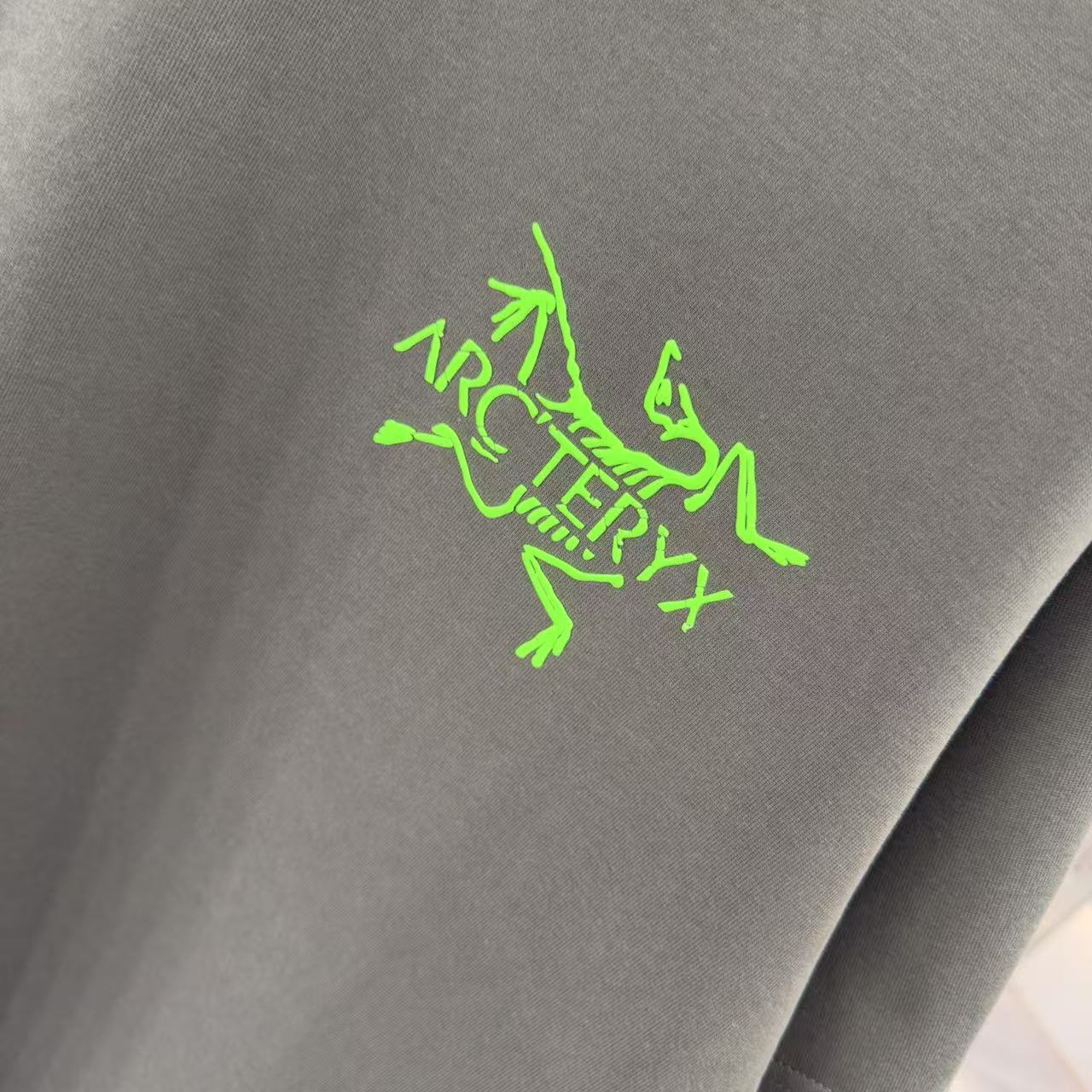 LuxluxHouse Best Quality Clothes T-shirt Arcteryx