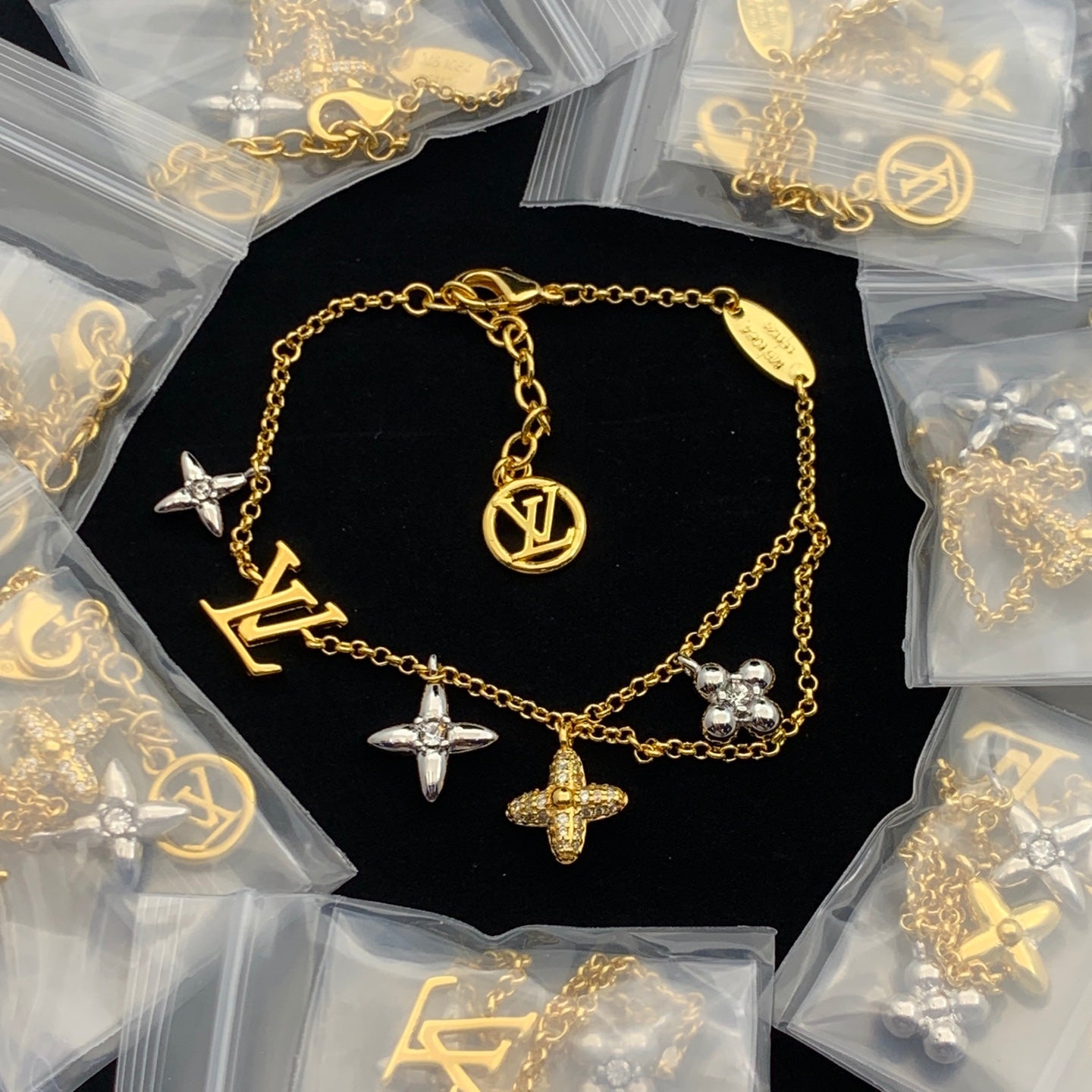 LuxluxHouse Low Price And High Quality Accessories Louis Vuitton
