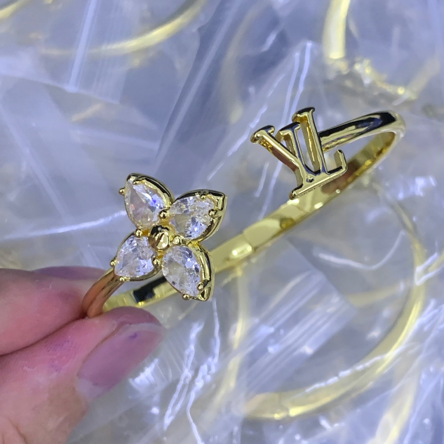 LuxluxHouse Low Price And High Quality Accessories Louis Vuitton