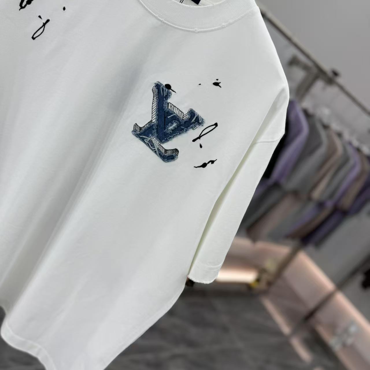 LuxluxHouse Best Quality Clothes T-shirt Louis Vuitton