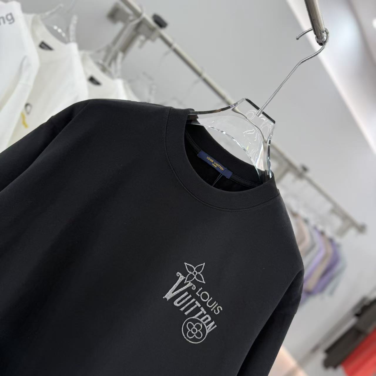 LuxluxHouse Best Quality Clothes T-shirt Louis Vuitton