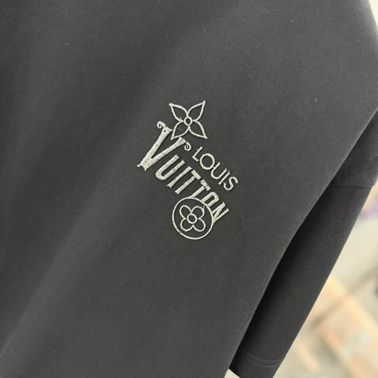 LuxluxHouse Best Quality Clothes T-shirt Louis Vuitton