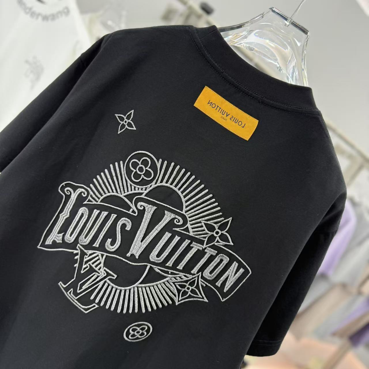 LuxluxHouse Best Quality Clothes T-shirt Louis Vuitton