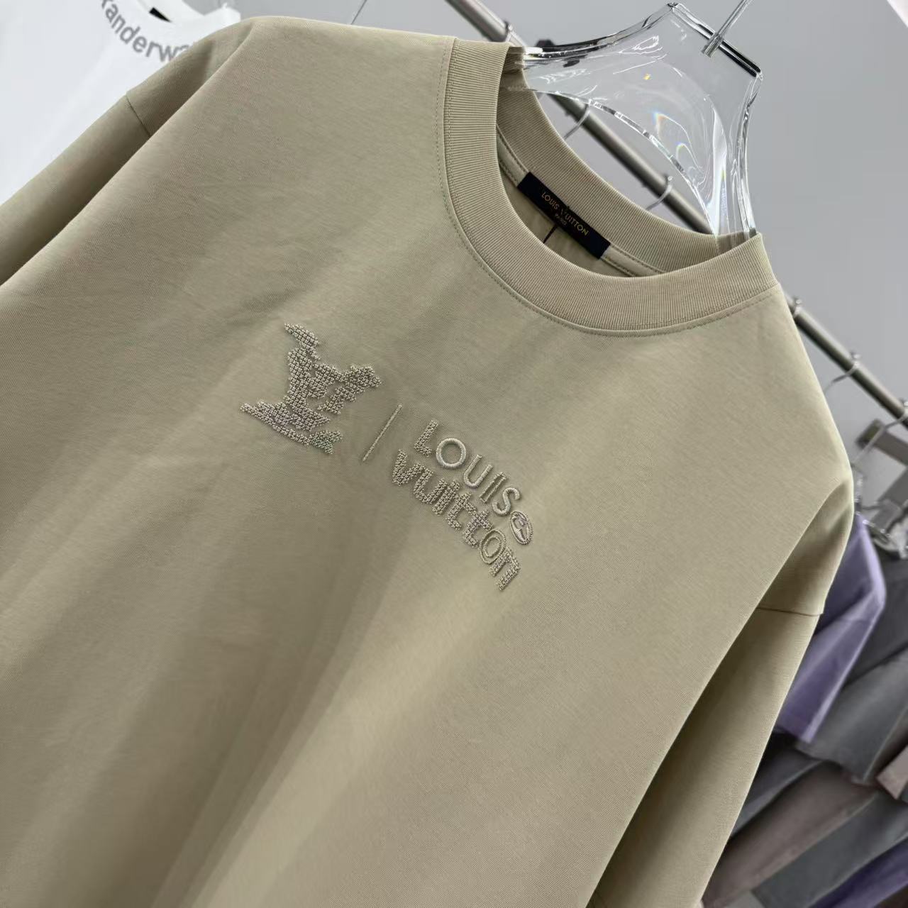 LuxluxHouse Best Quality Clothes T-shirt Louis Vuitton