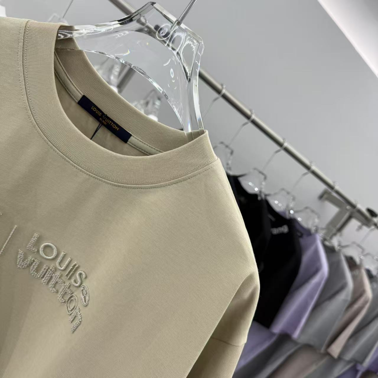 LuxluxHouse Best Quality Clothes T-shirt Louis Vuitton