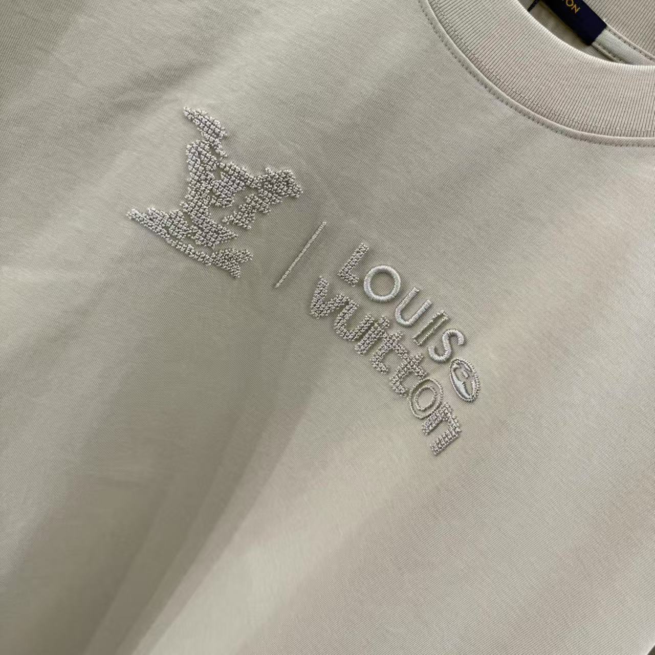 LuxluxHouse Best Quality Clothes T-shirt Louis Vuitton