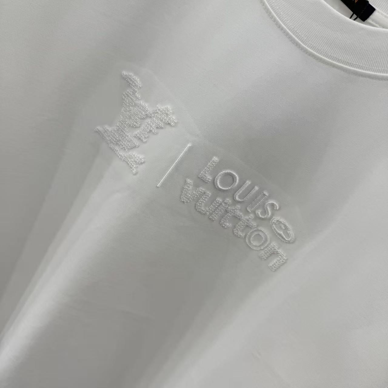 LuxluxHouse Best Quality Clothes T-shirt Louis Vuitton