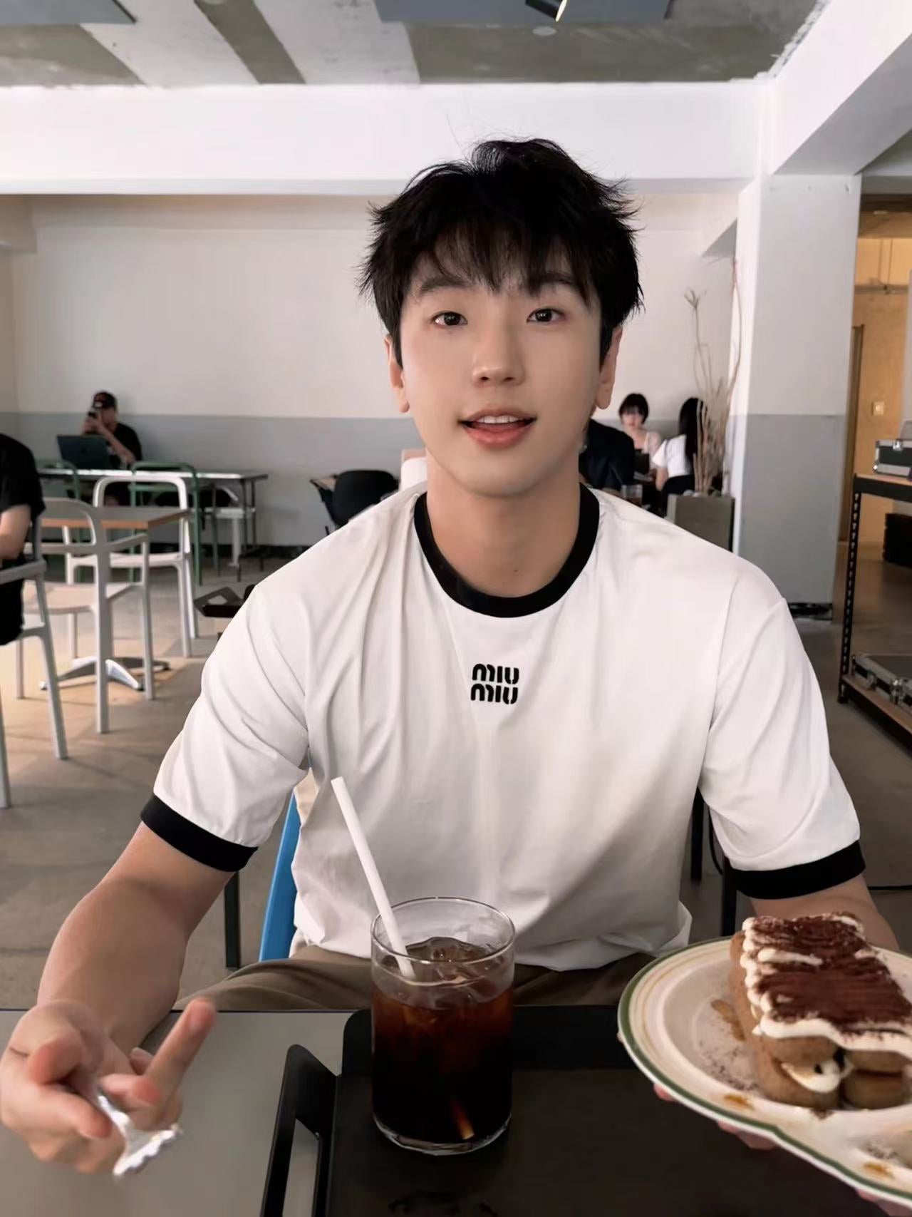 LuxluxHouse Best Quality Clothes Miu Miu T-shirt