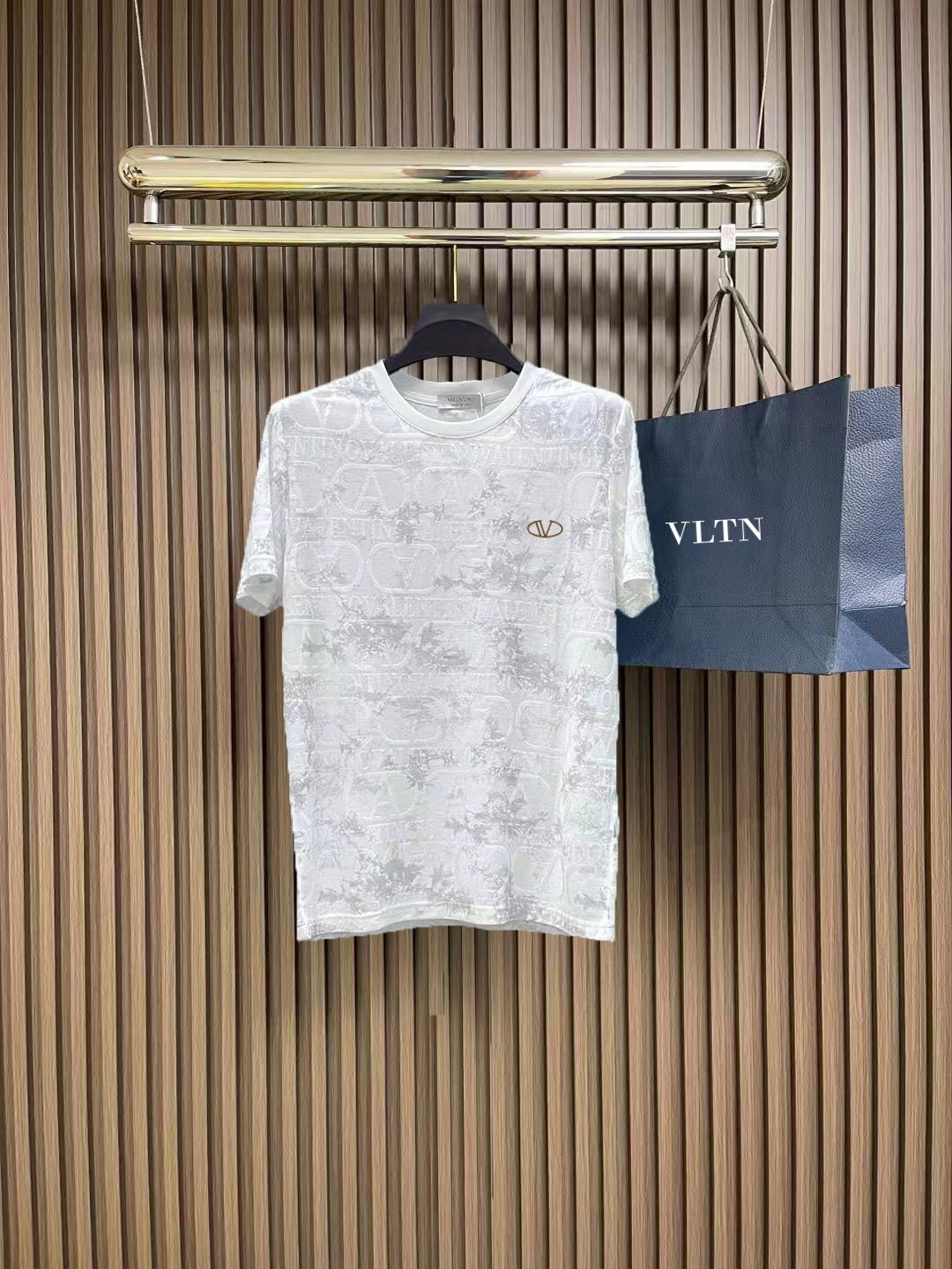 LuxluxHouse Best Quality Clothes Valentino T-shirt