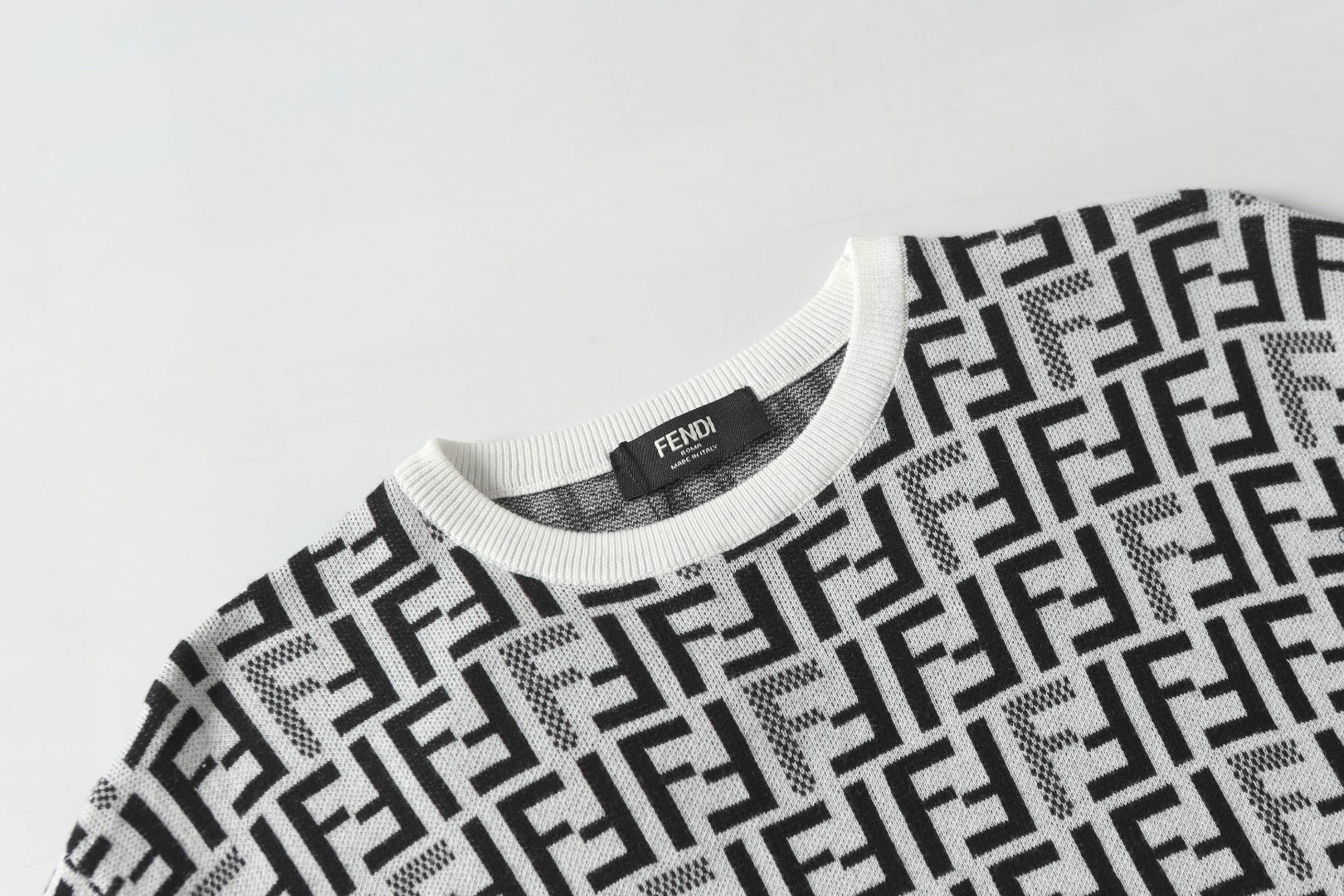 LuxluxHouse Best Quality Clothes Fendi T-shirt