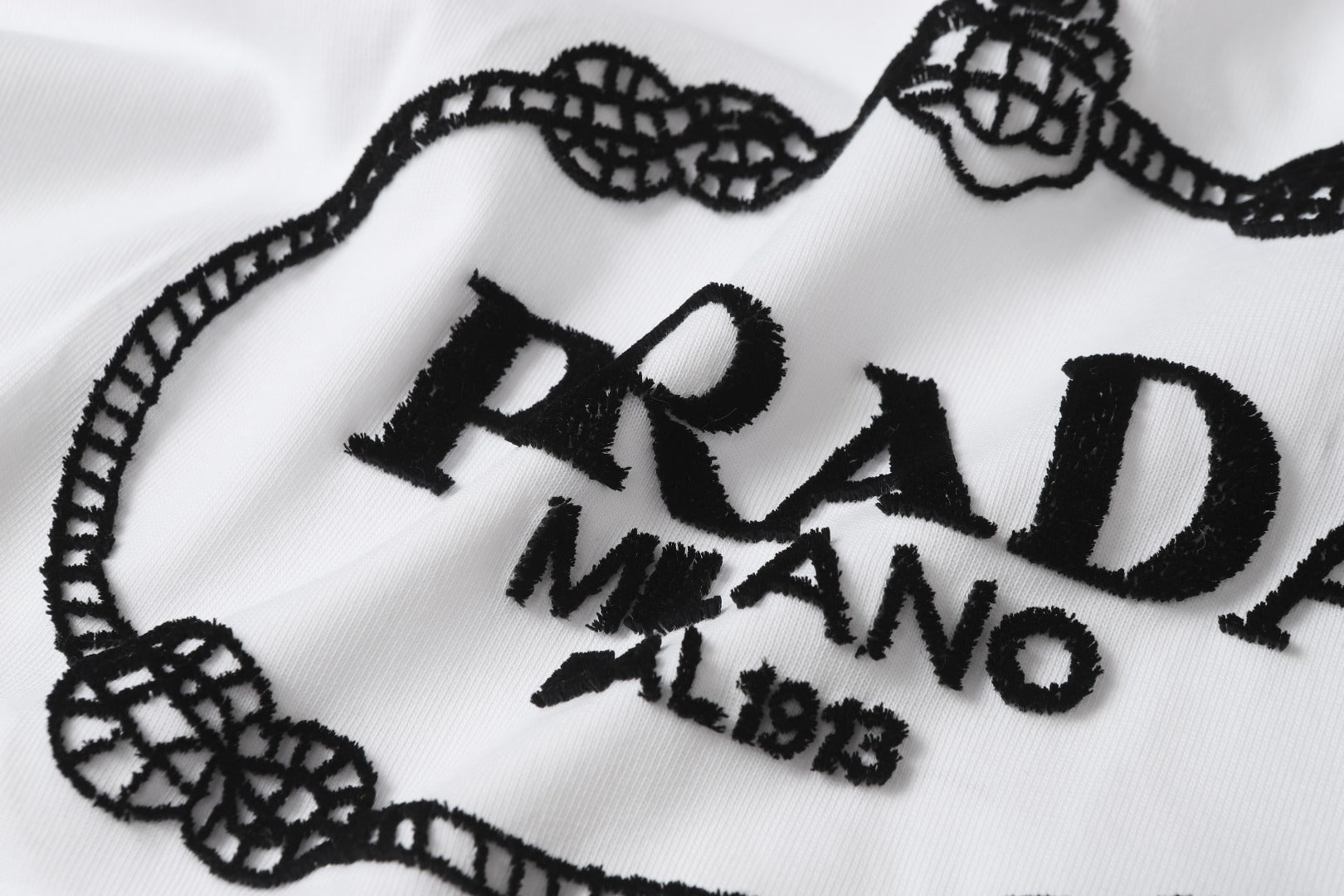 LuxluxHouse Best Quality Clothes T-shirt Prada