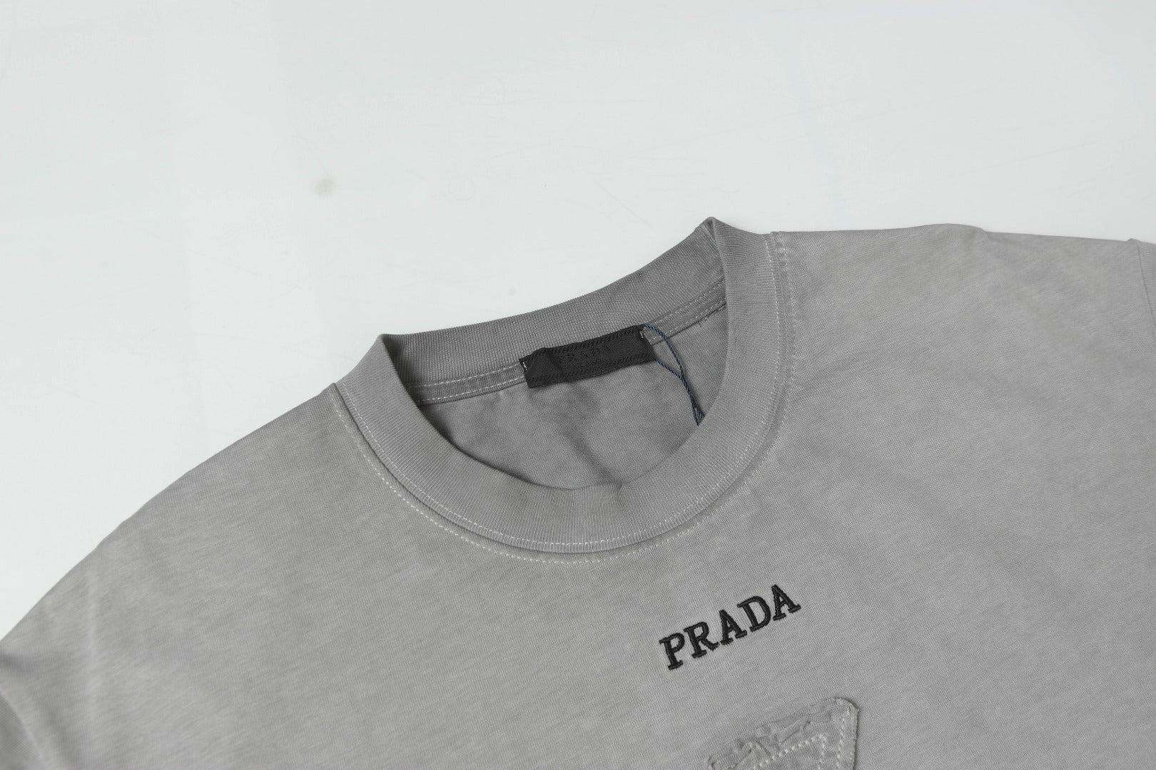 LuxluxHouse Best Quality Clothes T-shirt Prada