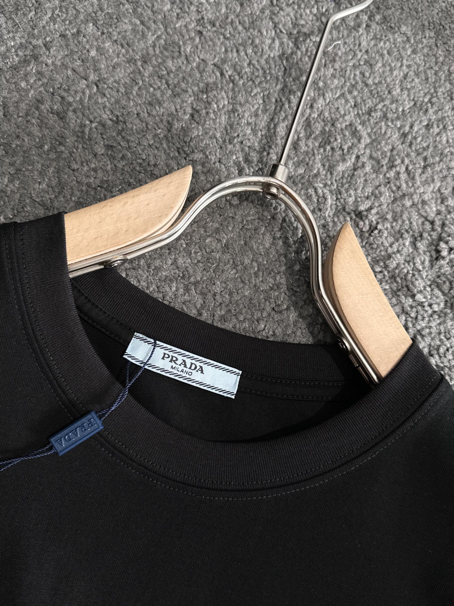 LuxluxHouse Best Quality Clothes T-shirt Prada