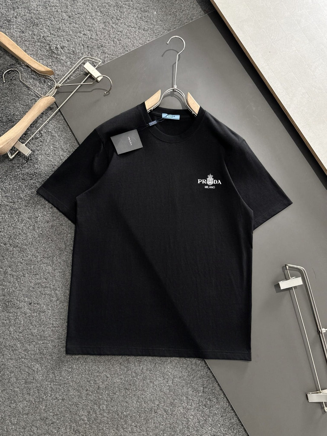 LuxluxHouse Best Quality Clothes T-shirt Prada