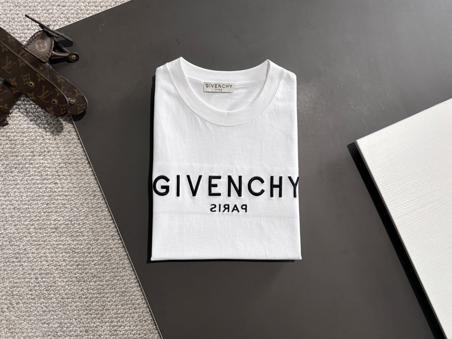 LuxluxHouse Best Quality Clothes Givenchy T-shirt