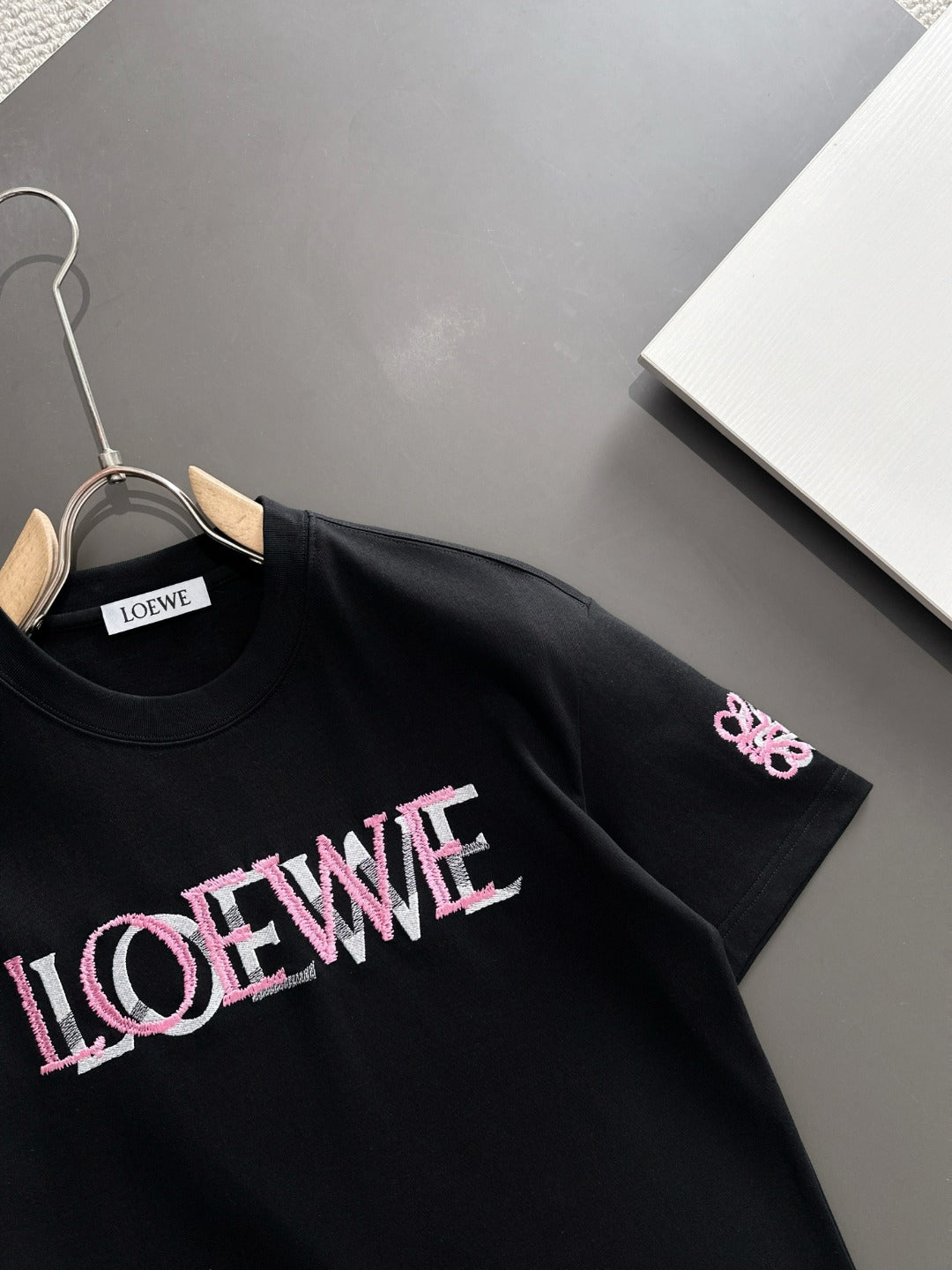 LuxluxHouse Best Quality Clothes T-shirt Loewe
