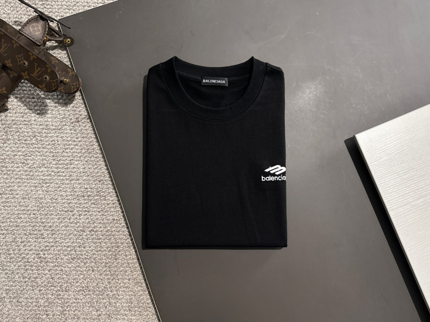 LuxluxHouse Best Quality Clothes Balenciaga T-shirt