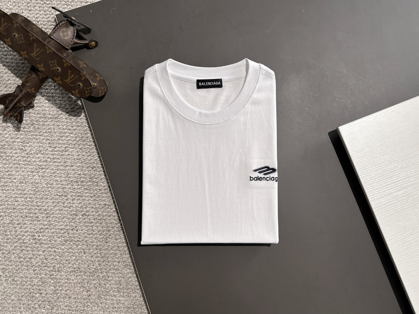 LuxluxHouse Best Quality Clothes Balenciaga T-shirt