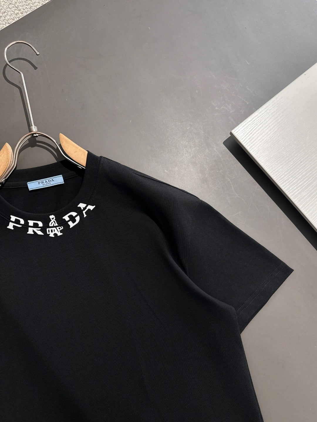 LuxluxHouse Best Quality Clothes T-shirt Prada