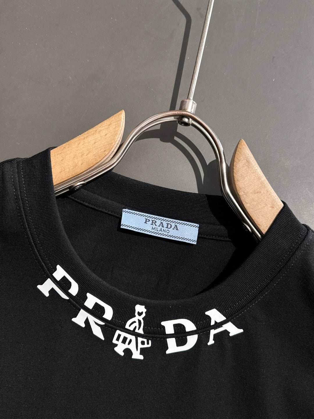 LuxluxHouse Best Quality Clothes T-shirt Prada
