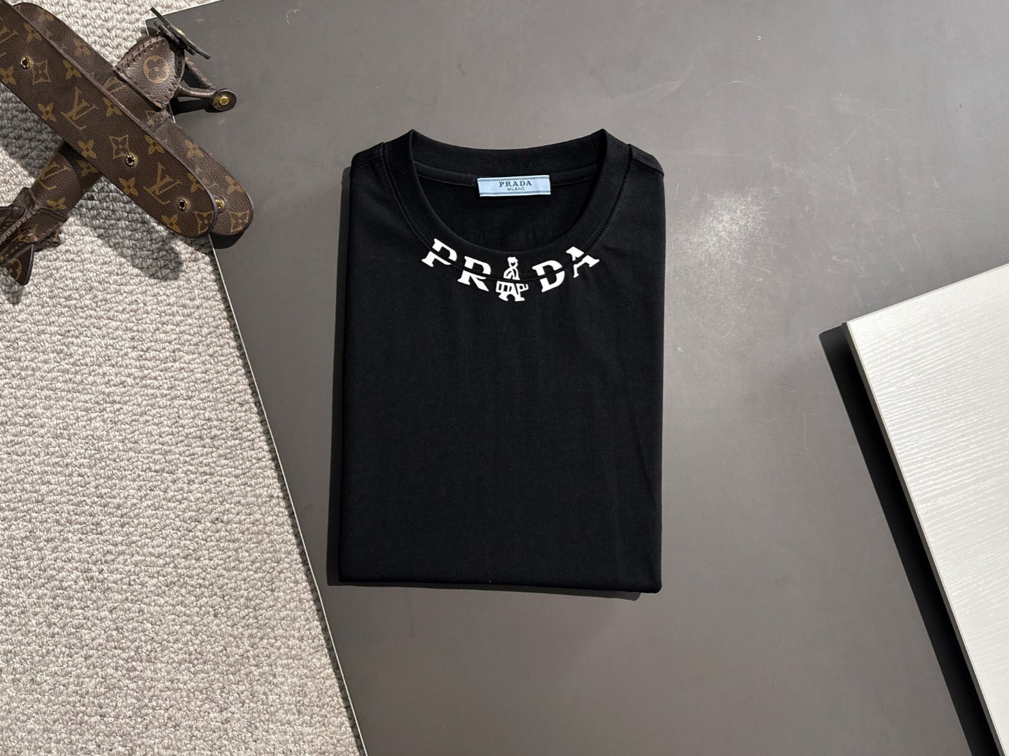 LuxluxHouse Best Quality Clothes T-shirt Prada