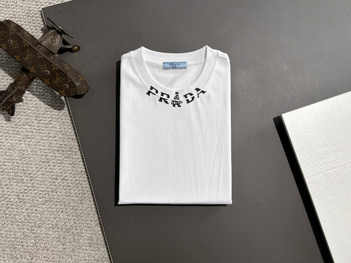 LuxluxHouse Best Quality Clothes T-shirt Prada