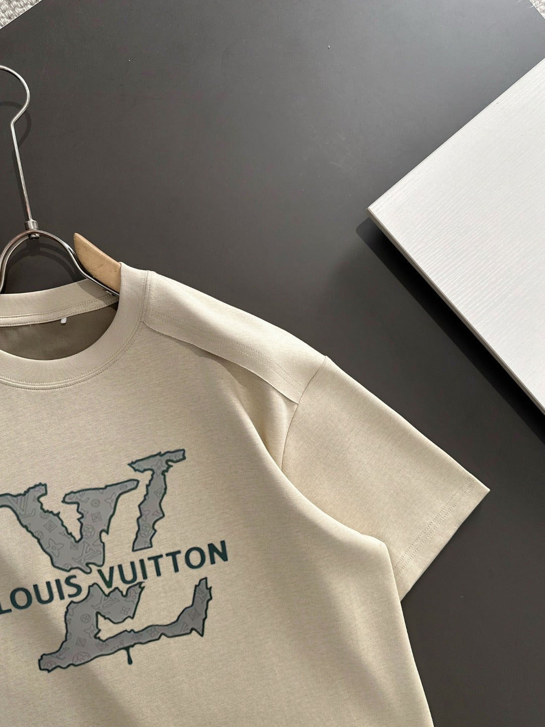 LuxluxHouse Best Quality Clothes T-shirt Louis Vuitton