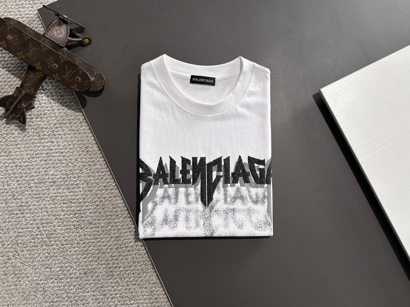 LuxluxHouse Best Quality Clothes Balenciaga T-shirt