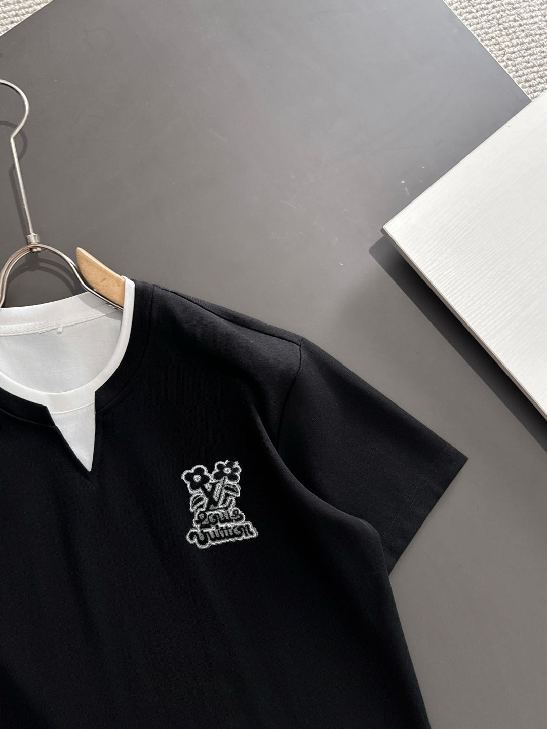 LuxluxHouse Best Quality Clothes T-shirt Louis Vuitton