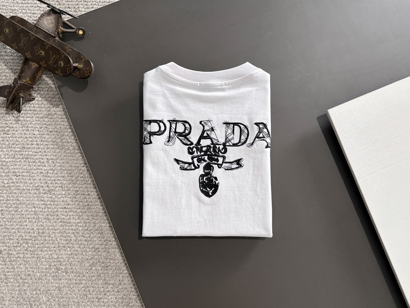 LuxluxHouse Best Quality Clothes T-shirt Prada
